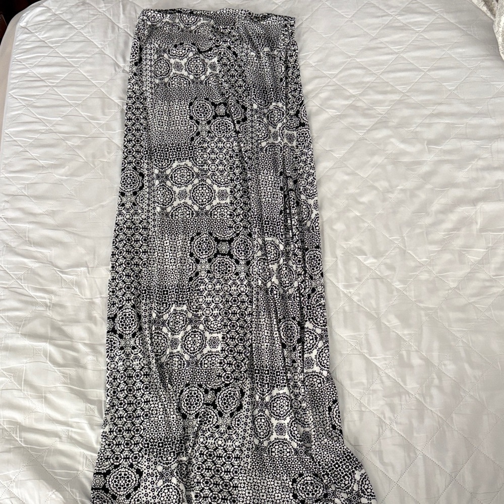 Artisan Black and White Patterned Maxi Skirt